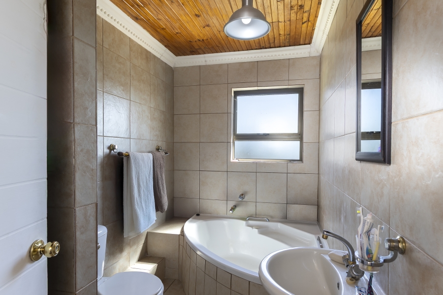3 Bedroom Property for Sale in Firlands Western Cape